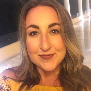 Meet your Posher, Caroline